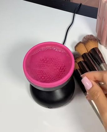 منظف فرش المكياج الصغير